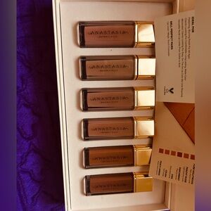 Anastasia Beverly Hills lip velvet set.